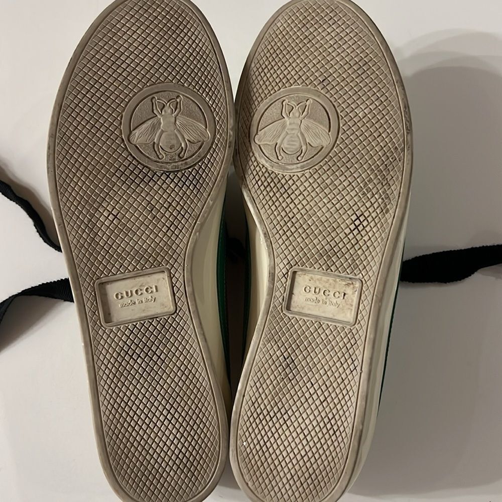 Gucci White and Red Sneakers Sleek Design - Picture 7 of 7
